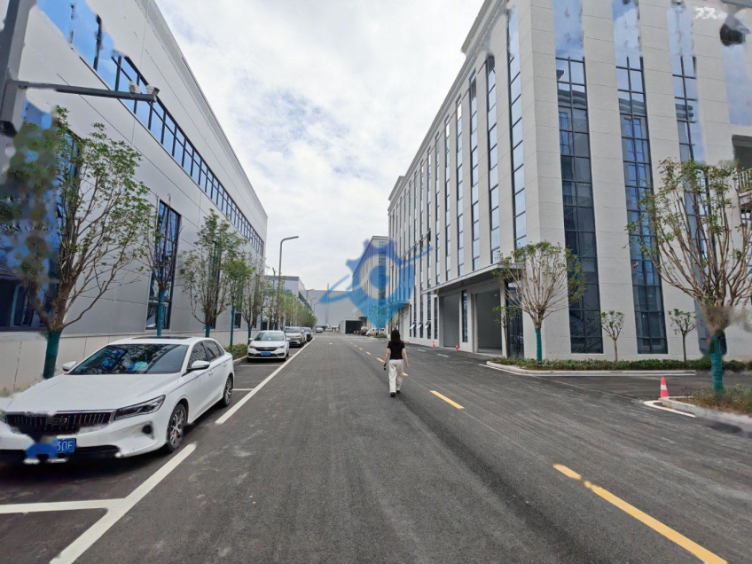 沣西新城钢混框架厂房适合生产研发仓储贸易类一楼层高9.2米可架10吨航车